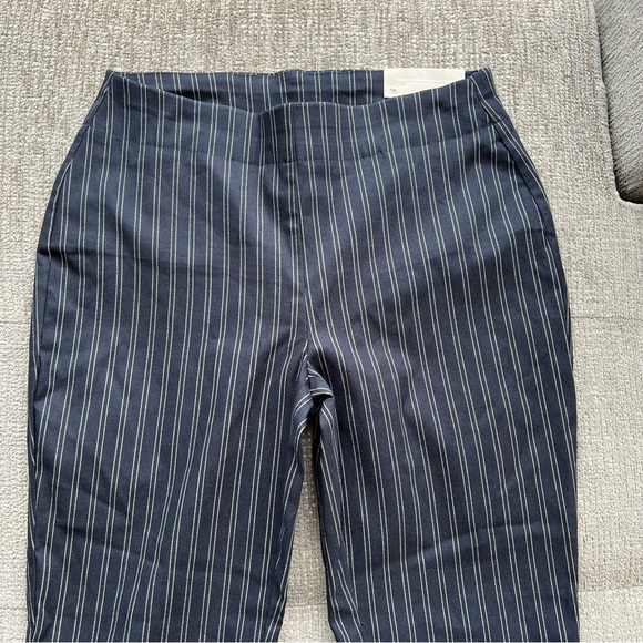 NWT Chico’s Brigitte Slim Leg Crop Striped Pants - Picture 3 of 8